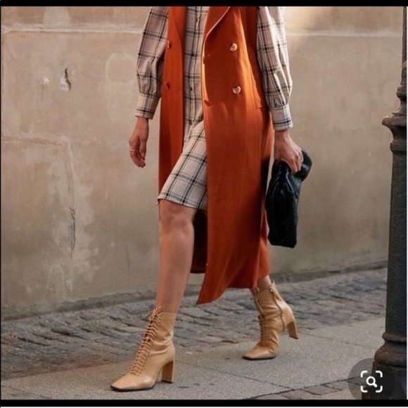 Zara leather lace heeled ankle boot - Picture 3 of 8